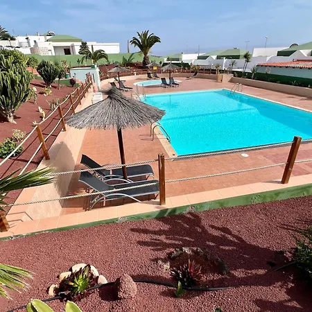 Sea View Apartment *